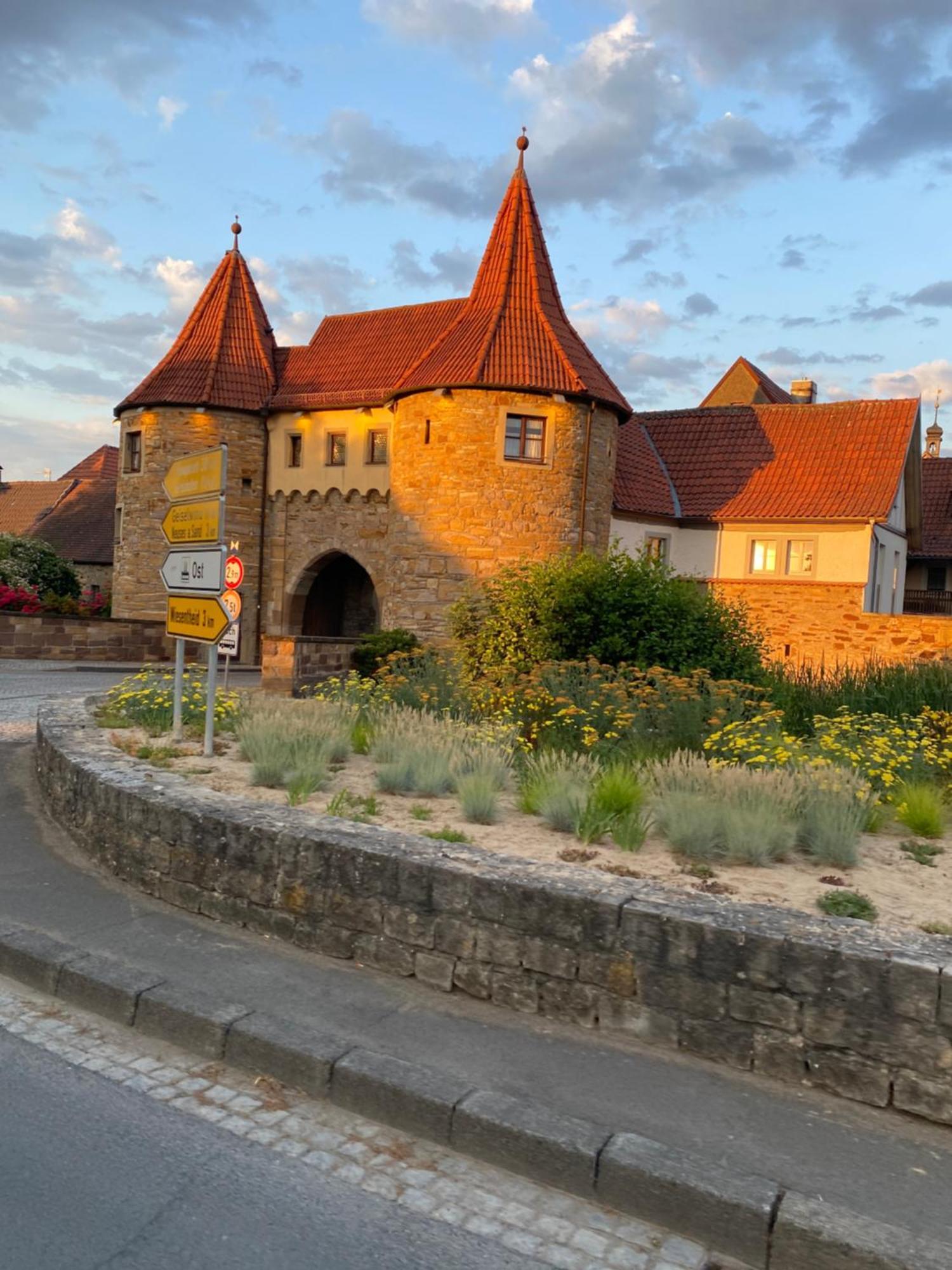 Gasthof Zum Storch Prichsenstadt Esterno foto