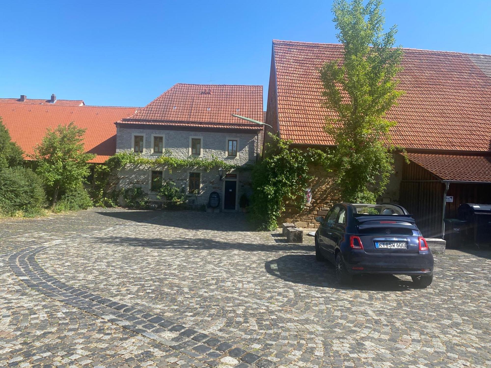 Gasthof Zum Storch Prichsenstadt Esterno foto